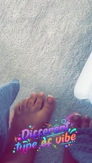B. Simone feet photo thumbnail