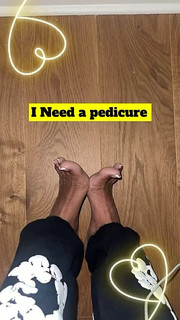 B. Simone feet photo thumbnail