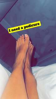 B. Simone feet photo thumbnail