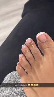 B. Simone feet photo thumbnail