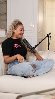 B. Simone feet photo thumbnail