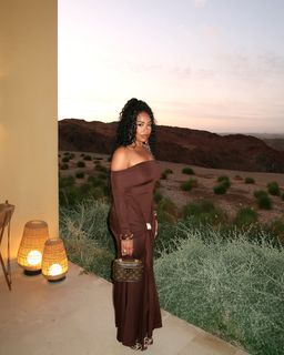 B. Simone feet photo thumbnail