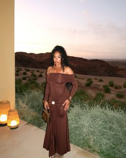 B. Simone feet photo thumbnail