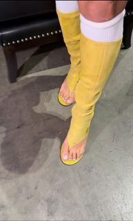 BIA feet photo 4