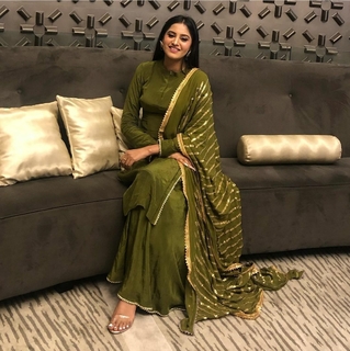 Baani Sandhu feet photo 8