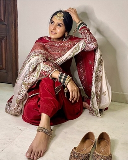 Baani Sandhu feet photo 4