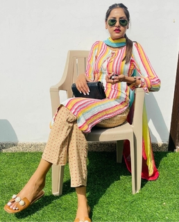 Baani Sandhu feet photo 18