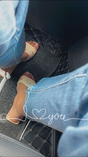 Baani Sandhu feet photo 15