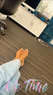 Baani Sandhu feet photo 10