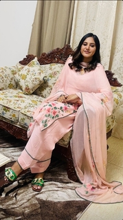 Baani Sandhu feet photo 15