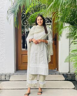 Baani Sandhu feet photo 7