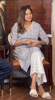 Baani Sandhu feet photo 16