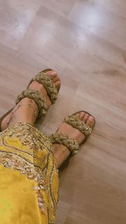 Baani Sandhu feet photo 9