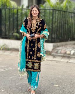 Baani Sandhu feet photo 20