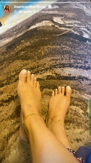Baani Sandhu feet photo 13