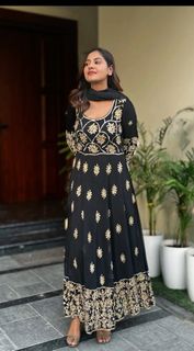 Baani Sandhu feet photo 5