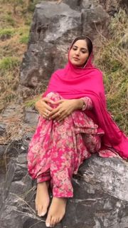 Baani Sandhu feet photo 4