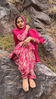 Baani Sandhu feet photo 1