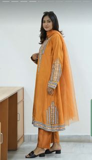 Baani Sandhu feet photo 18