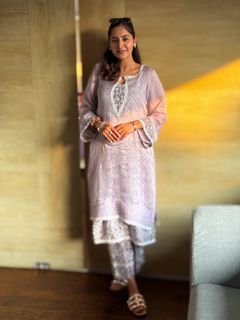 Baani Sandhu feet photo 13