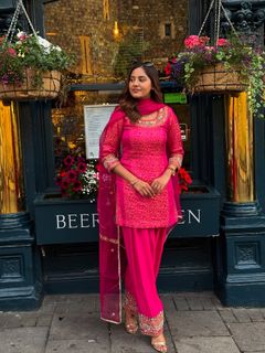 Baani Sandhu feet photo 9