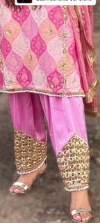 Baani Sandhu feet photo 3