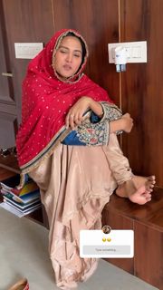 Baani Sandhu feet photo 14