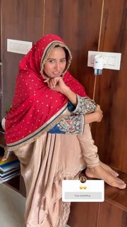 Baani Sandhu feet photo 12