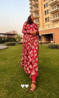 Baani Sandhu feet photo 3