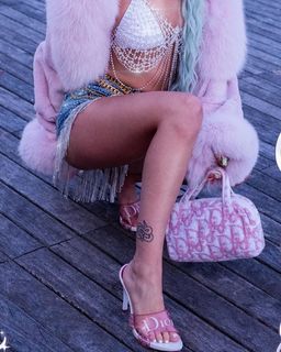 Bad Gyal feet photo thumbnail