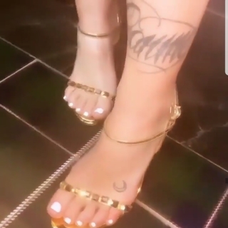 Bad Gyal feet photo thumbnail