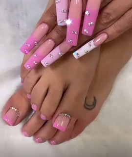 Bad Gyal feet photo thumbnail