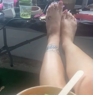 Bad Gyal feet photo thumbnail