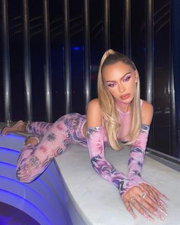 Bad Gyal feet photo thumbnail