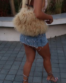 Bad Gyal feet photo thumbnail