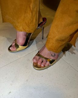 Bad Gyal feet photo thumbnail