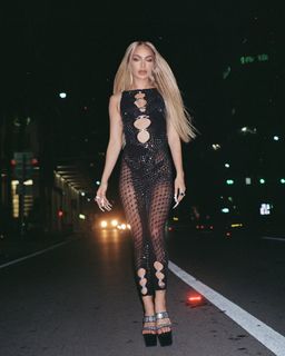 Bad Gyal feet photo thumbnail