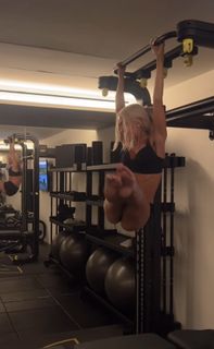 Bad Gyal feet photo thumbnail