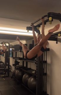 Bad Gyal feet photo thumbnail