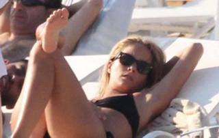 Bade Iscil feet photo 1