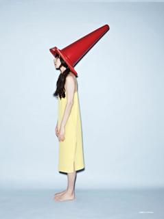 Bae Doona feet photo thumbnail