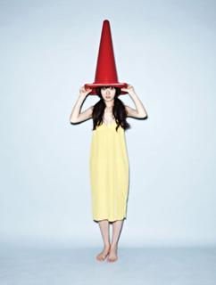 Bae Doona feet photo thumbnail