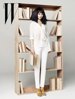 Bae Doona feet photo thumbnail