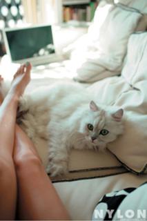 Bae Doona feet photo thumbnail