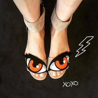 Bae Doona feet photo thumbnail