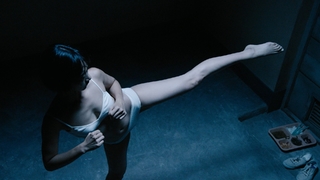 Bae Doona feet photo thumbnail