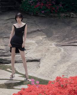 Bae Doona feet photo thumbnail