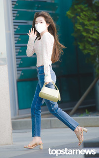 Bae Joo-hyun feet photo thumbnail