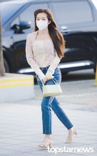 Bae Joo-hyun feet photo thumbnail