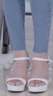 Bae Joo-hyun feet photo thumbnail